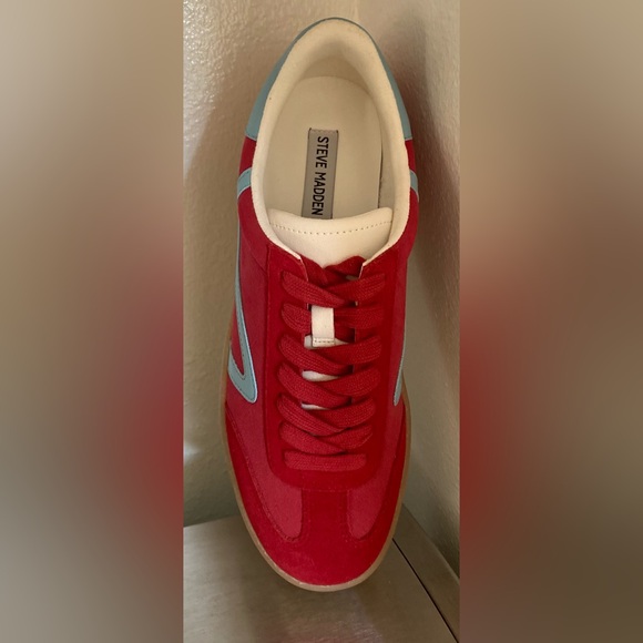 STEVE MADDEN WOMENS RED AND BLUE SNEAKERS - Picture 15 of 15